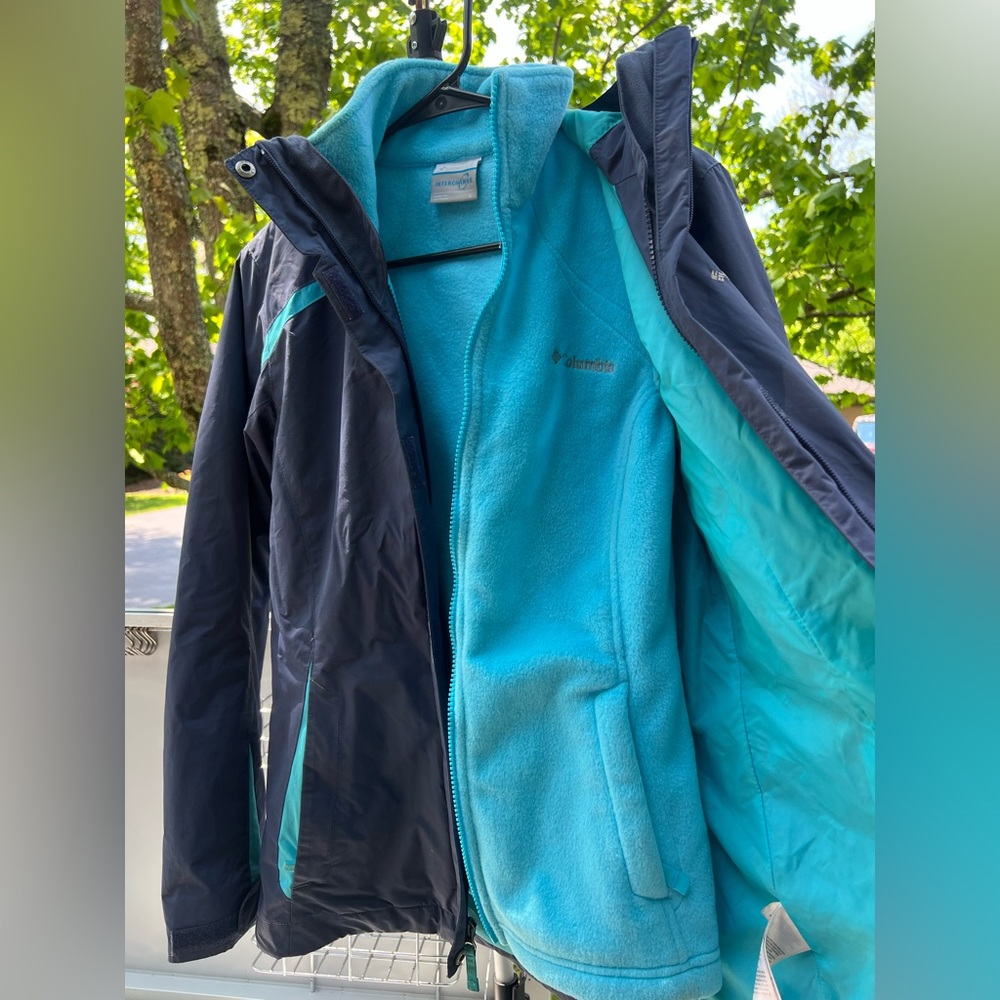 Two in one Columbia windbreaker/zip up jacket